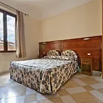 Al Mercato Di Elca Srl Frühstückspension 3*