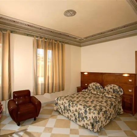 铝梅尔卡托酒店